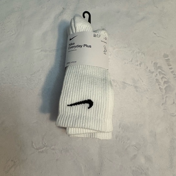 Nike White Cotton Blend Garment crew socks (33) - Picture 3 of 4